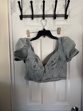 Signature Washed Denim Puff Sleeve Zip-Front Crop Top